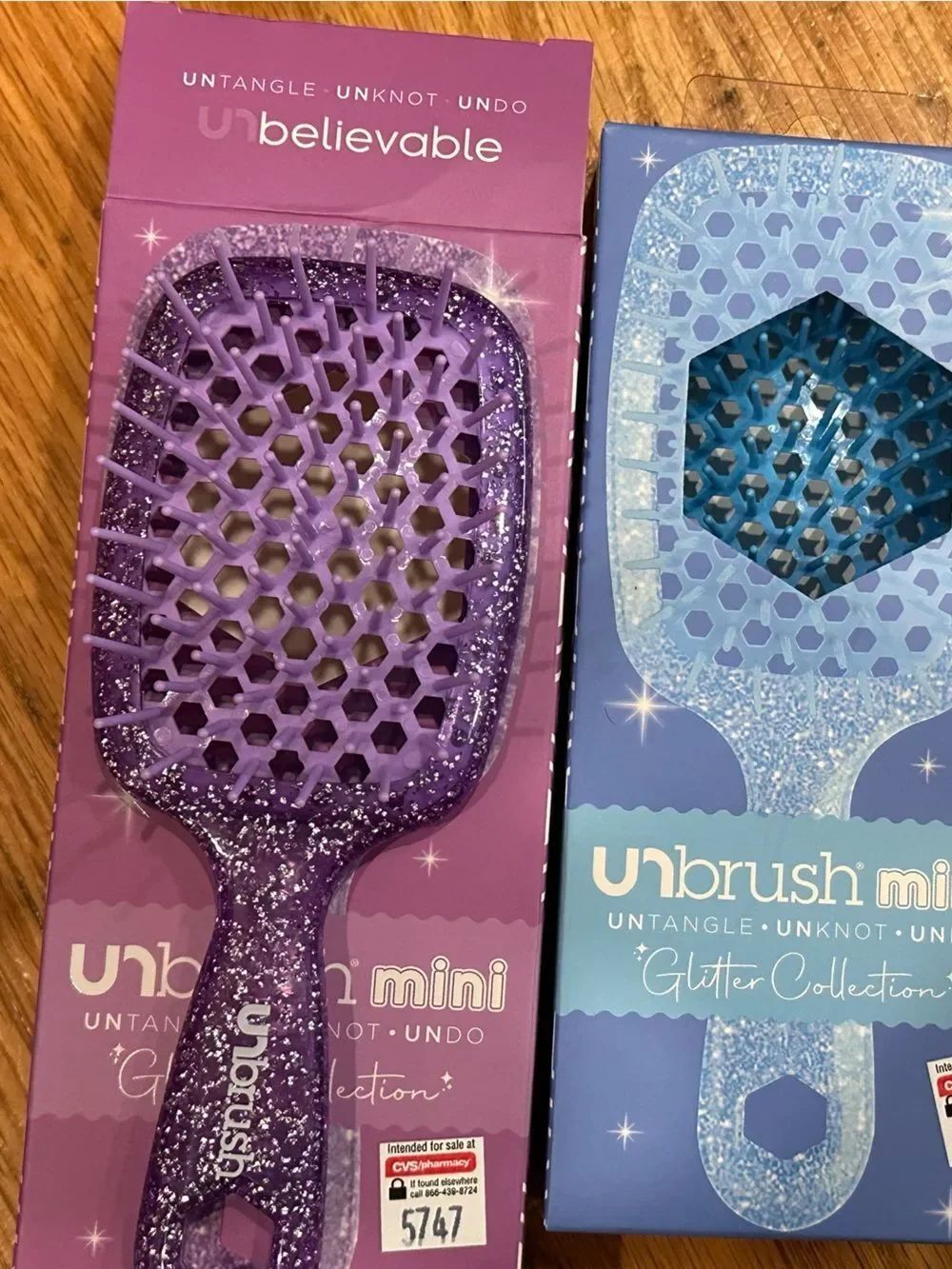unbelievable unbrush mini Glitter Purple Detangling Brush